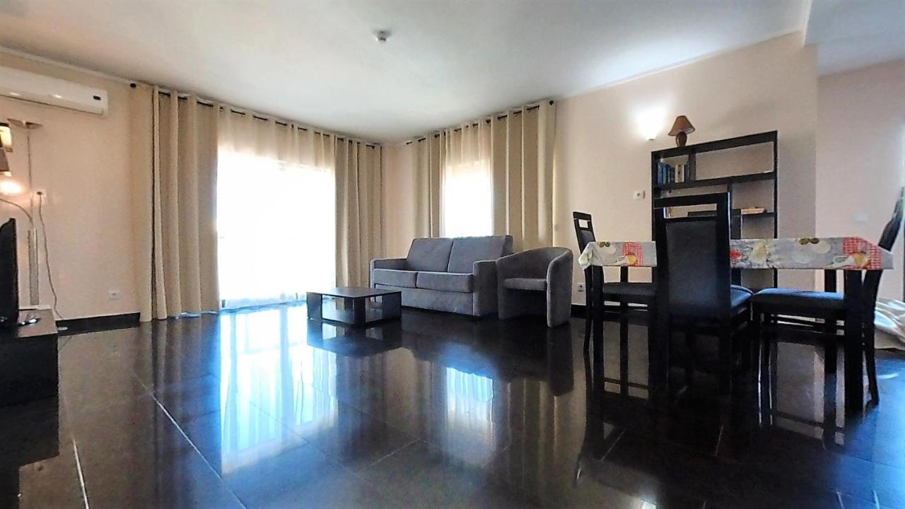 Apartamentos Turisticos Rocha Tower 3 ポルティマン エクステリア 写真